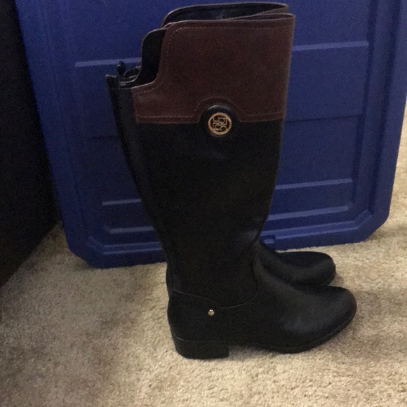 Boots - Picture 4 of 6